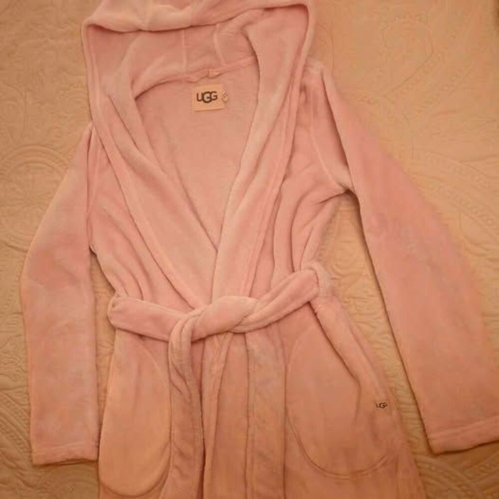 XS women's pink Ugg robe